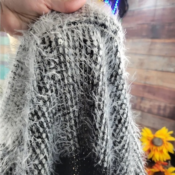 ALISON SHERI fuzzy zip-up jacket / cardigan, B&W & silver - Picture 6 of 7